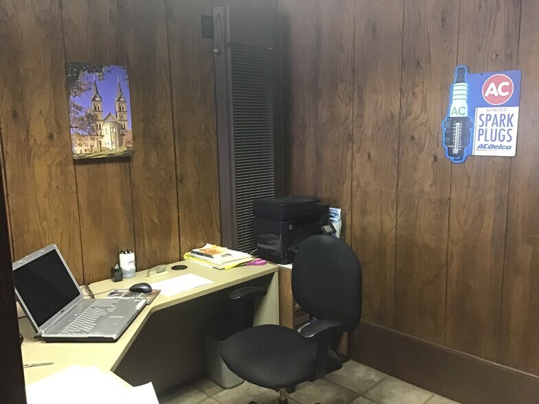 More Photos Of 5212 Preston Hwy, Louisville Industrial For Sale