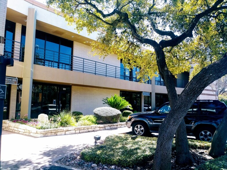 More Photos Of 3345 Bee Caves Rd, Austin Office For Sale