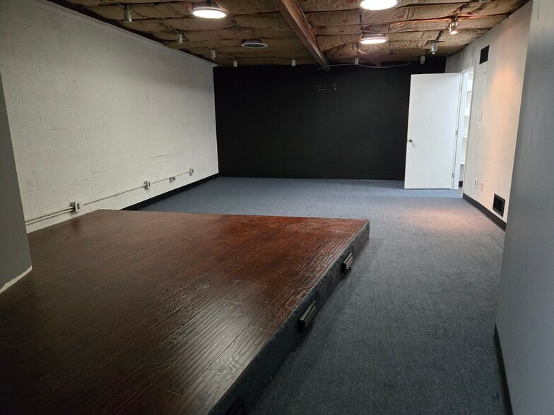 More Photos Of 11800 Sheldon St, Sun Valley Warehouse For Lease