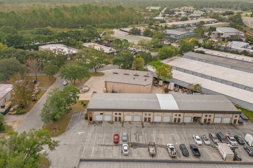 More Photos Of 1991 Corporate Sq, Longwood Warehouse For Lease