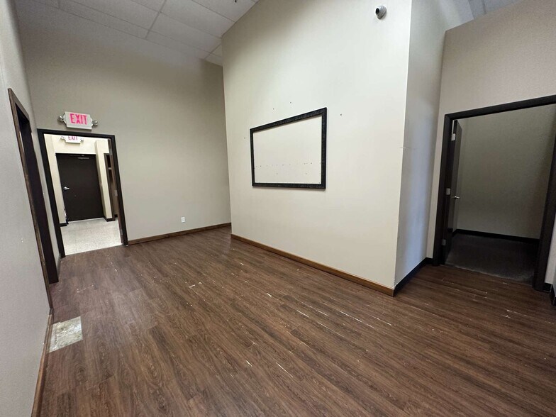 More Photos Of 655 County Road 17, Elkhart Unknown For Lease