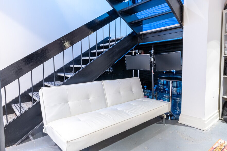 More Photos Of 3145 Mount Vernon Ave, Alexandria Office For Sale