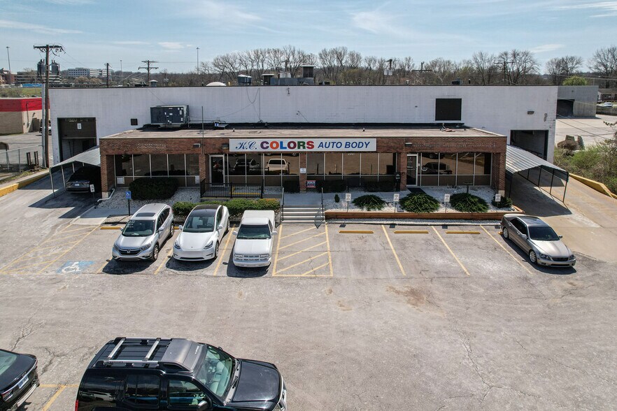 More Photos Of 2005-2007 W 103rd Ter, Leawood Service For Sale