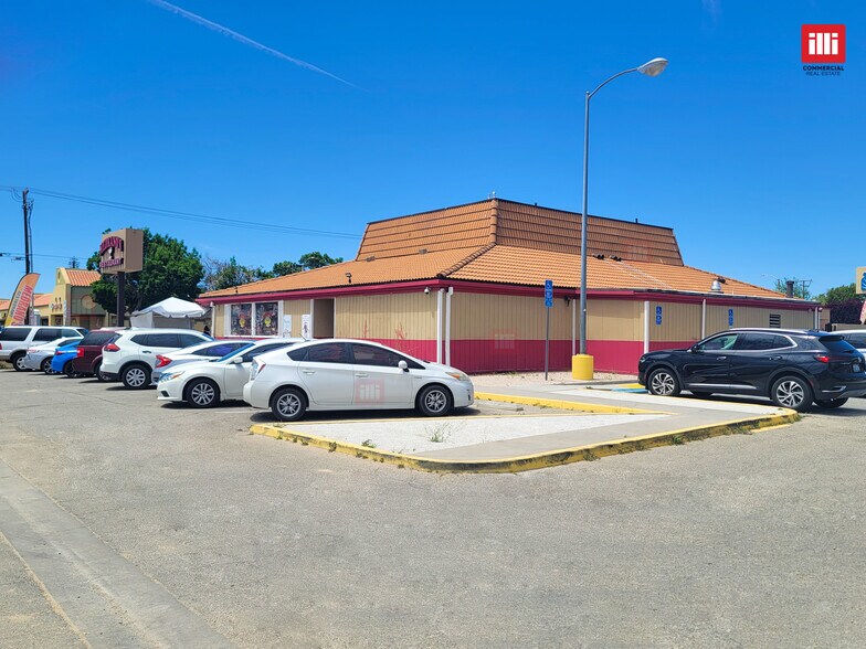 More Photos Of 44430 20th St W, Lancaster Restaurant For Lease