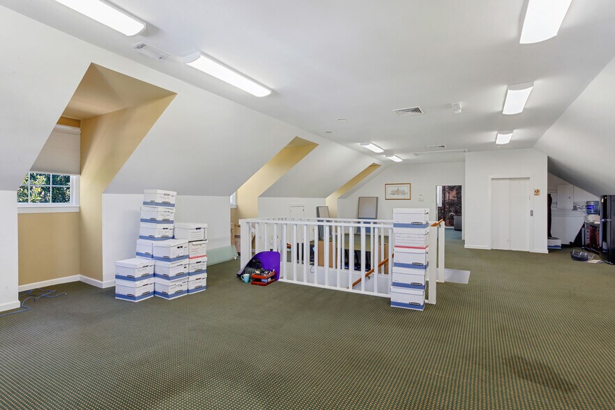 More Photos Of 1719 Abercorn St, Savannah Office Residential For Sale