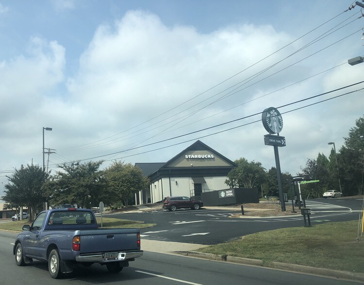 329 By Pass 123 Seneca Sc 29678 Storefront Retail Office For Sale