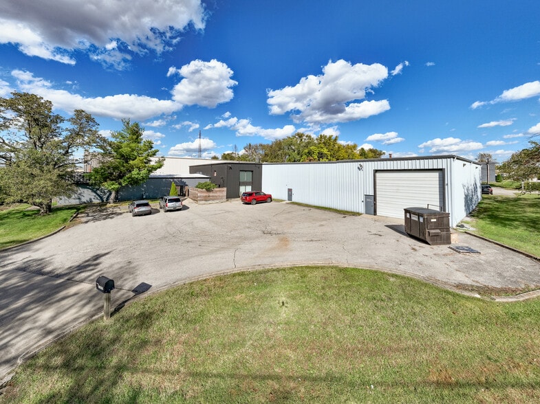 More Photos Of 10005-10007 Bunsen Way, Louisville Warehouse For Sale