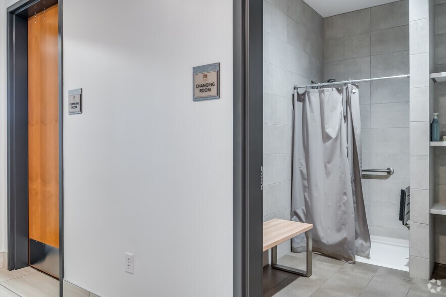 More Photos Of 511 N Broadway, Milwaukee Office For Lease