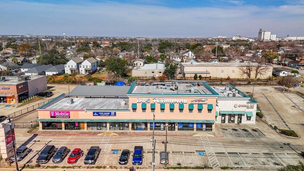 Primary Photo Of 7011 Harrisburg Blvd, Houston Storefront For Sale