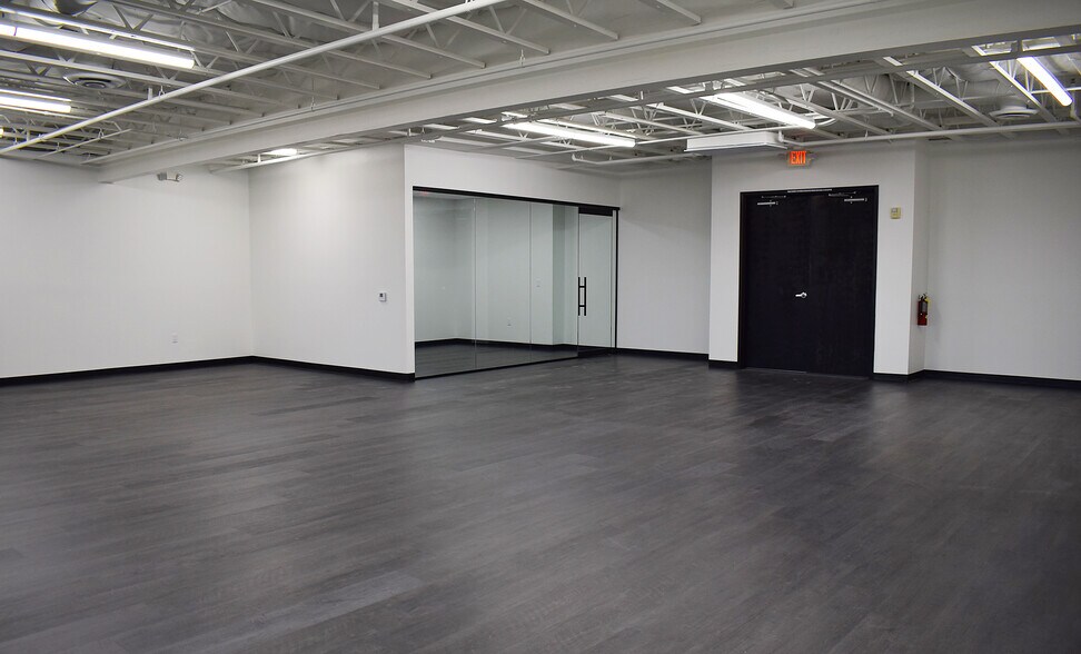 More Photos Of 4245 S Grand Canyon Dr, Las Vegas General Retail For Lease