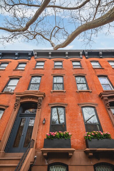 More Photos Of 426 Clermont Ave, Brooklyn Apartments For Sale