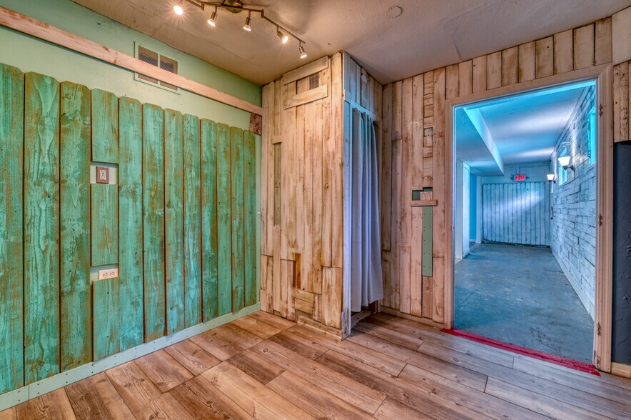 More Photos Of 1328 3rd St N, Jacksonville Beach Office For Lease