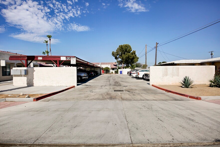 More Photos Of 43965 Towne St, Indio Apartments For Sale