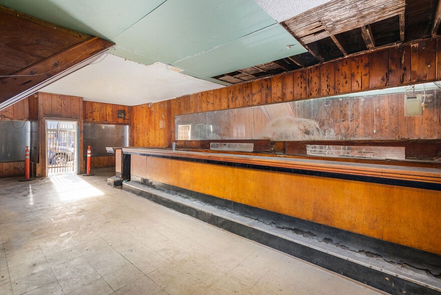 More Photos Of 4712 International Blvd, Oakland Specialty For Sale