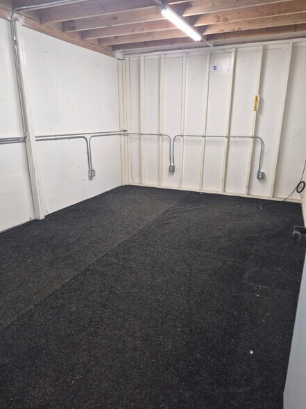 More Photos Of 1127 Hopaka St, Honolulu Service For Lease