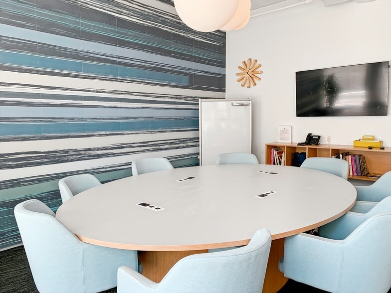 More Photos Of 4445 Willard Ave, Chevy Chase Coworking Space