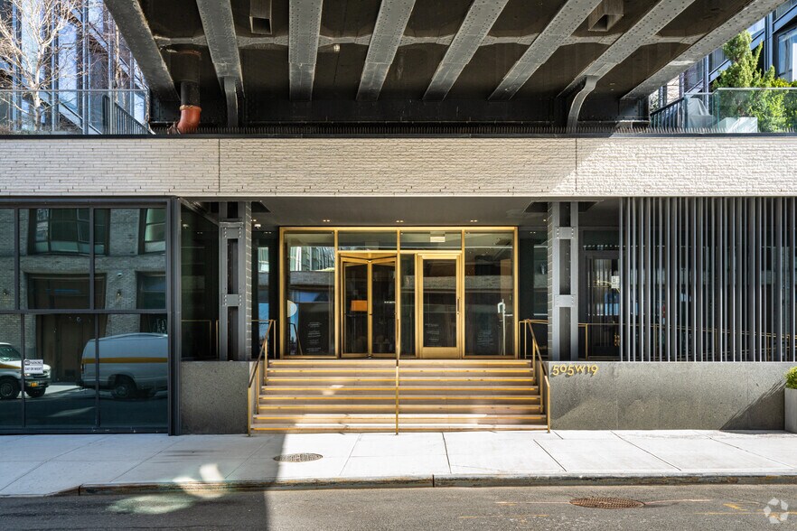 More Photos Of 155 10th Ave, New York Apartments For Lease