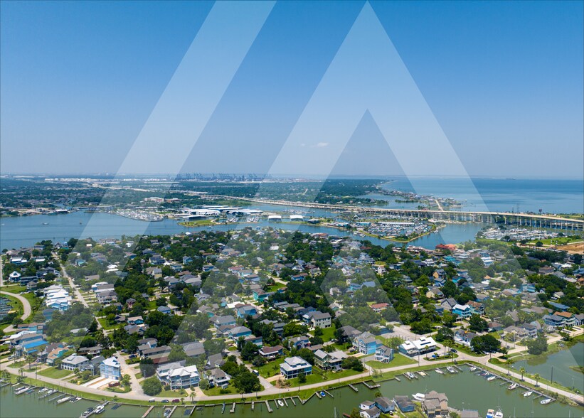 More Photos Of 1127 Marina Bay Dr, Kemah Restaurant For Sale