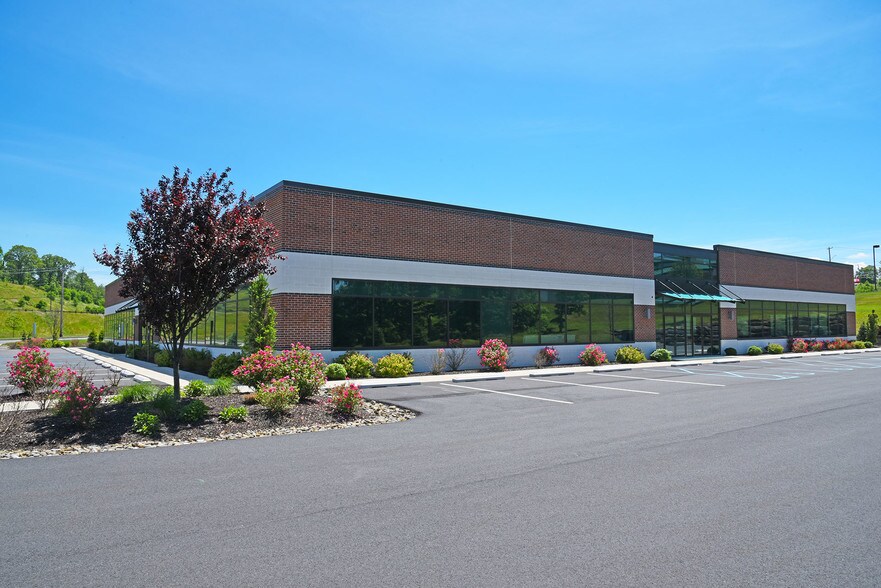 More Photos Of 150 Enterprise Way, Pittston Township Office For Lease