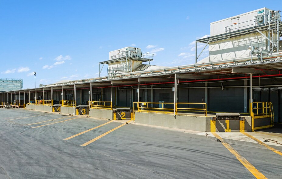 More Photos Of 1302 W Stowell Rd, Santa Maria Industrial For Lease