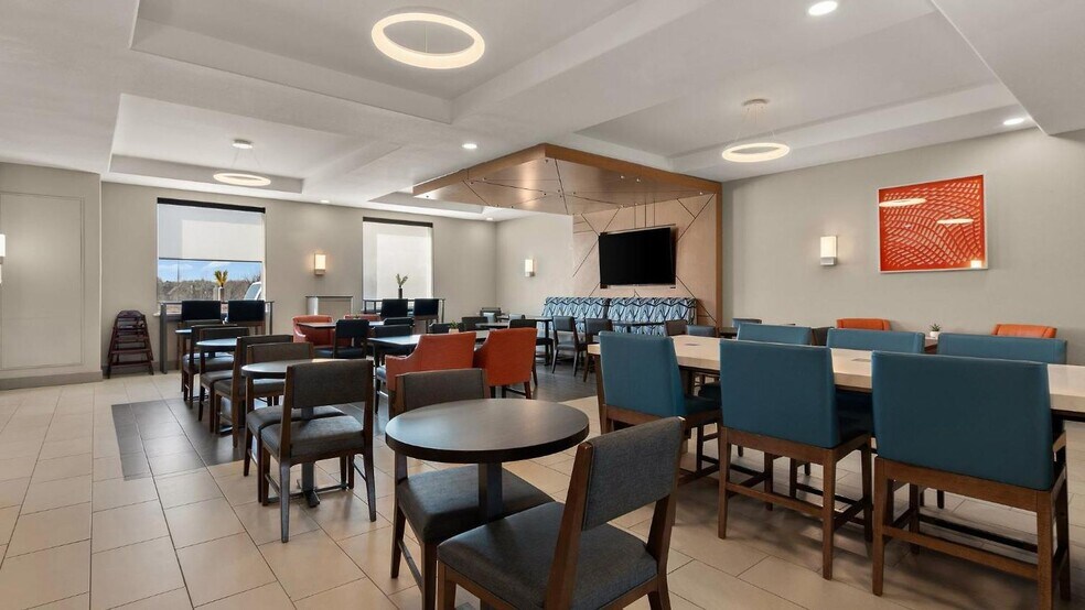 More Photos Of 3520 NW 135th St, Oklahoma City Hotel For Sale