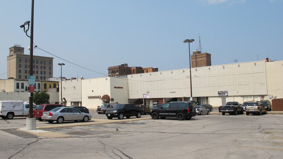 More Photos Of 17-19 N Broadway, Aurora Storefront Retail Office For Lease