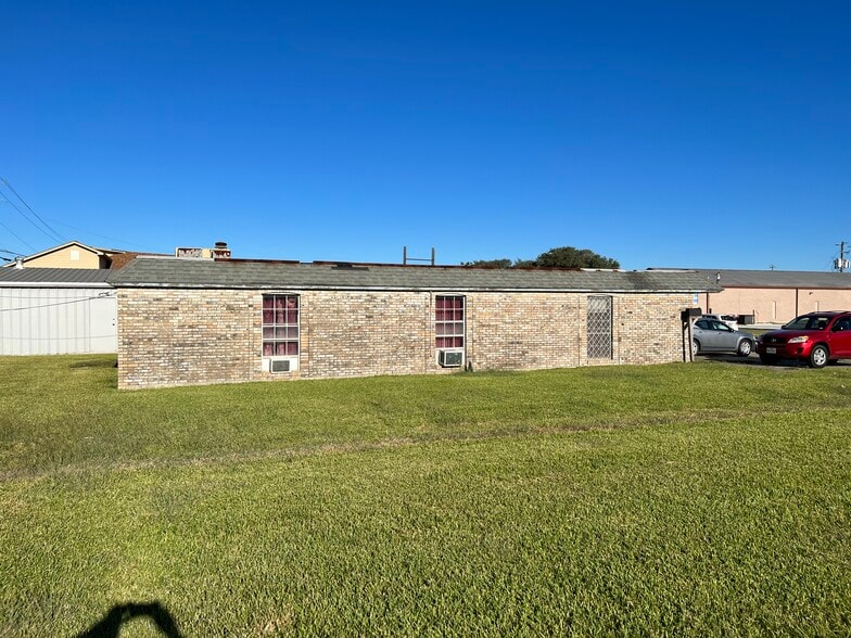 More Photos Of 1301 Avenue H, Freeport Medical For Sale