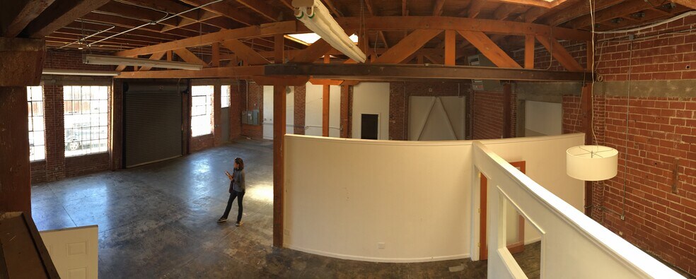 More Photos Of 2295 San Pablo Ave, Berkeley Showroom For Lease