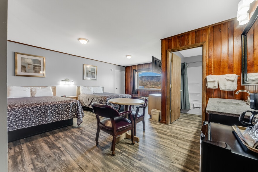 More Photos Of 21507 Seneca Trl, Marlinton Hotel For Sale