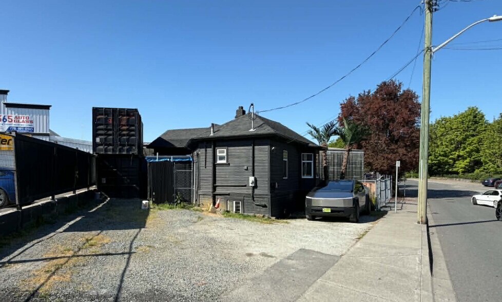 More Photos Of 541 Alpha St, Victoria Industrial For Sale