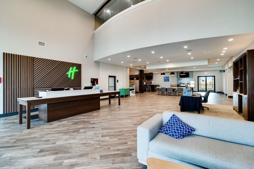 More Photos Of 1800 Martin Luther King Blvd, Houma Hotel For Sale