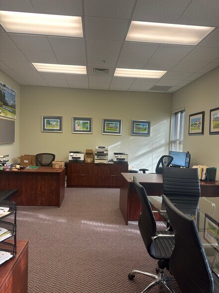 More Photos Of 7313 International Pl, Sarasota Office For Lease