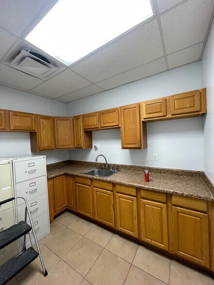 More Photos Of 1371 SW 8th St, Pompano Beach Warehouse For Lease