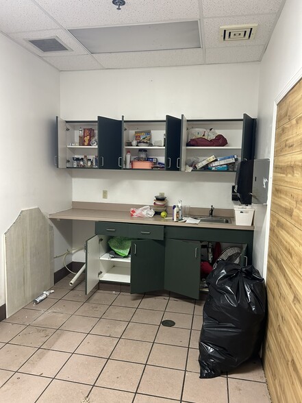More Photos Of 118 Grant St, Buffalo Storefront Retail Office For Lease