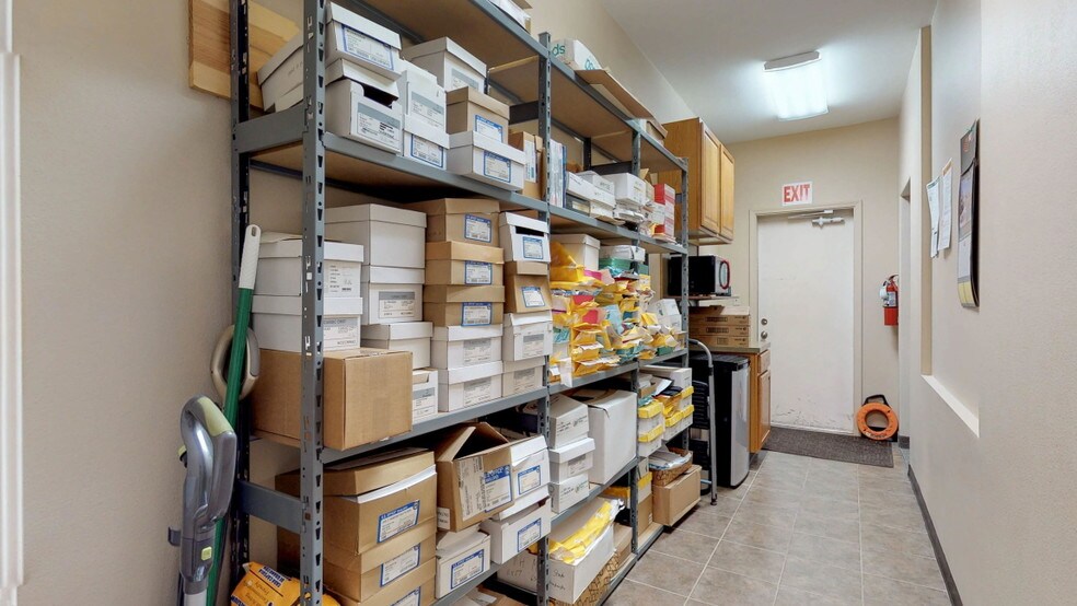 More Photos Of 8390 W Gage Blvd, Kennewick Office For Lease