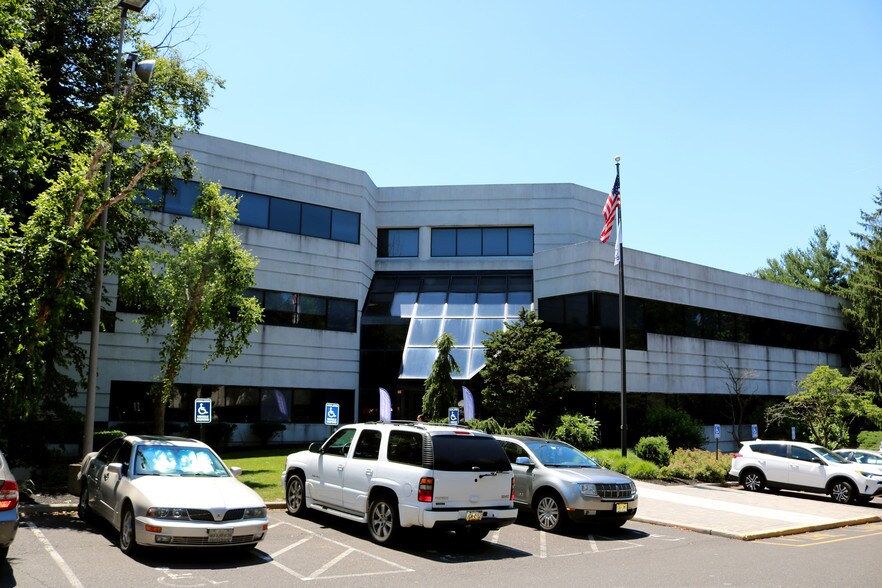 More Photos Of 1 Allied Dr, Trevose Office For Sale