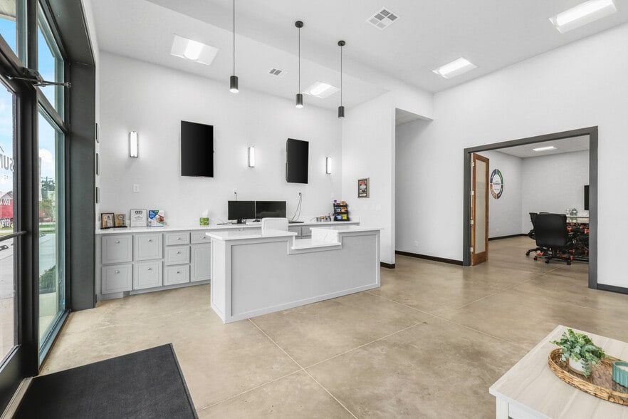 More Photos Of 5998 Imperial Loop, College Station Flex For Sale