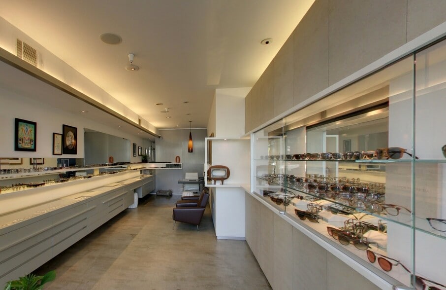 More Photos Of 1636 Abbot Kinney Blvd, Venice Storefront Retail Office For Lease