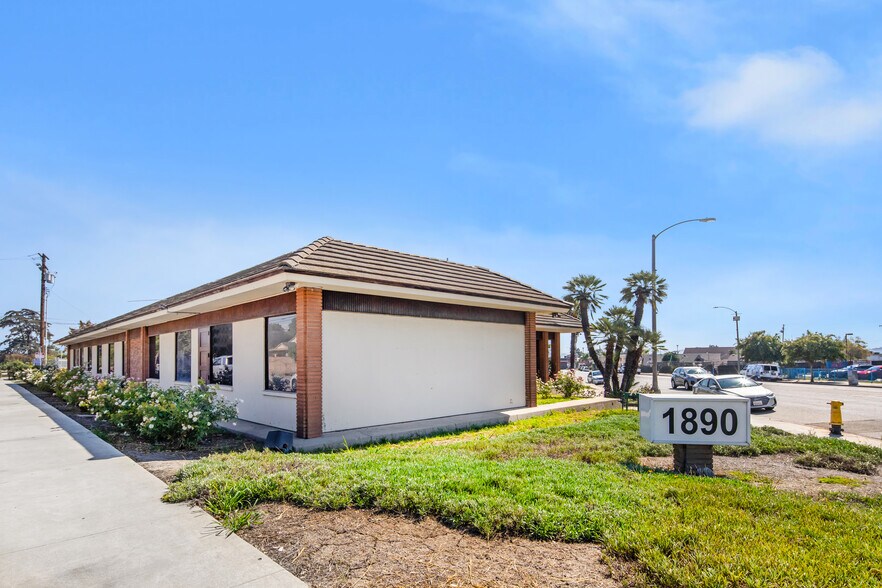 More Photos Of 1890 N Garey Ave, Pomona Medical For Lease