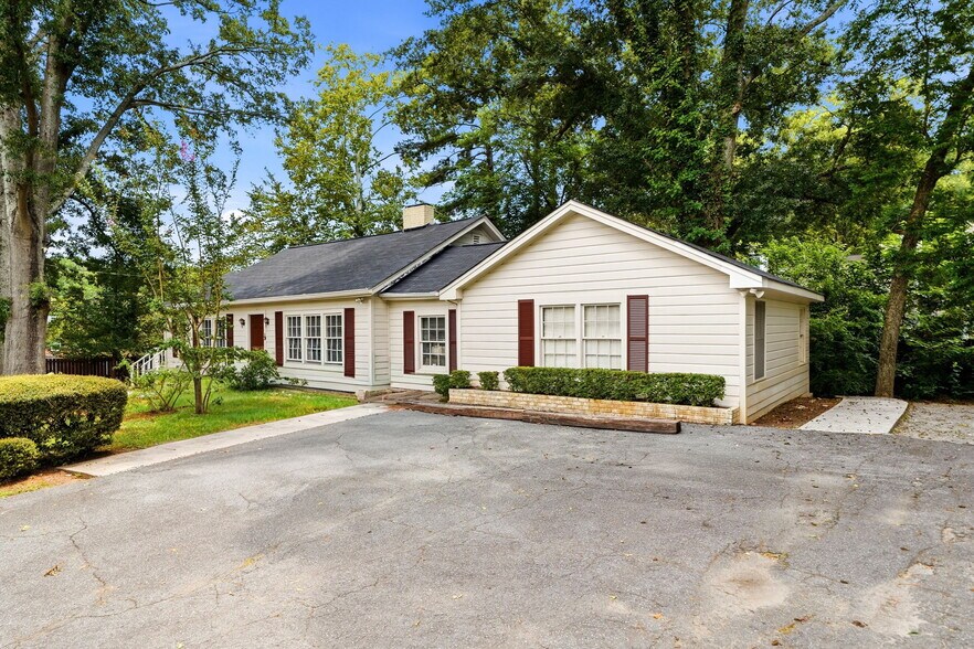 More Photos Of 255 Norcross St, Roswell Office For Lease