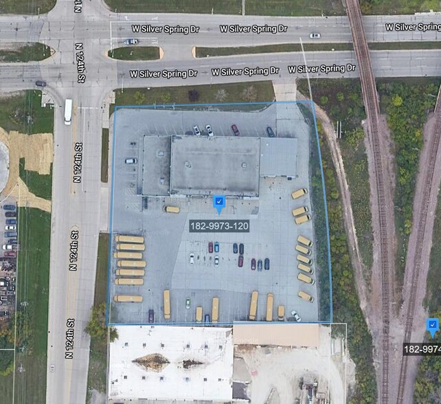 More Photos Of 5444 N 124th St, Milwaukee Light Distribution For Sale