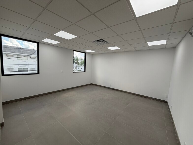 More Photos Of 5170 N Federal Hwy, Fort Lauderdale Storefront Retail Office For Lease