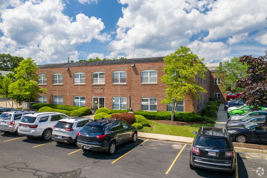 More Photos Of 50 Oliver St, North Easton Office For Lease