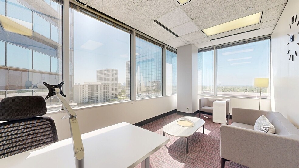 More Photos Of 12 Greenway Plz, Houston Coworking Space