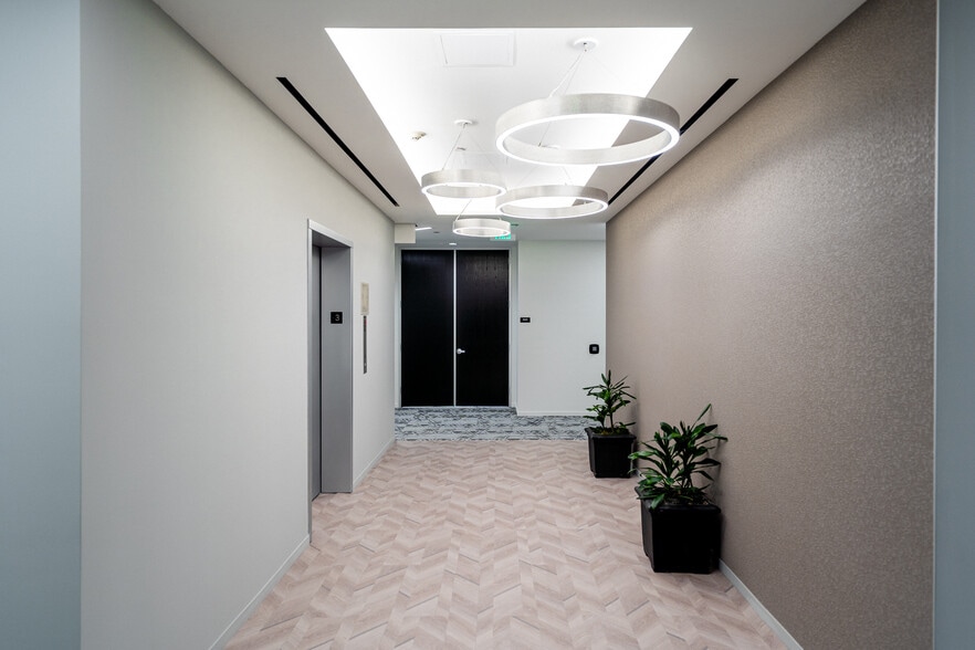 More Photos Of 4440 Von Karman Ave, Newport Beach Office For Sale