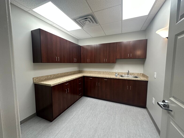 More Photos Of 1500 Oglethorpe Ave, Athens Medical For Sale