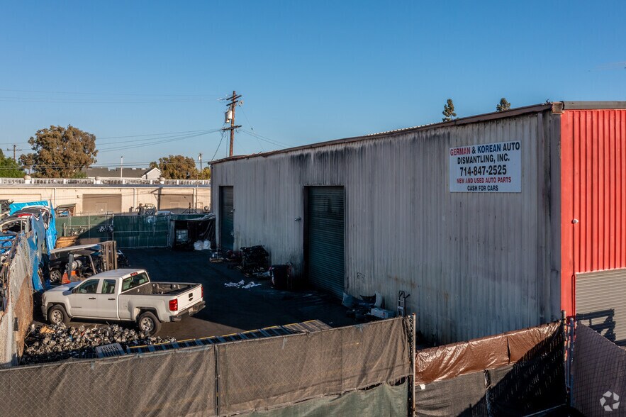 7671 Liberty Dr, Huntington Beach, CA 92647 Warehouse For Sale
