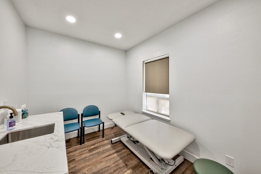 More Photos Of 2229 Barton Ave, South Lake Tahoe Medical For Sale