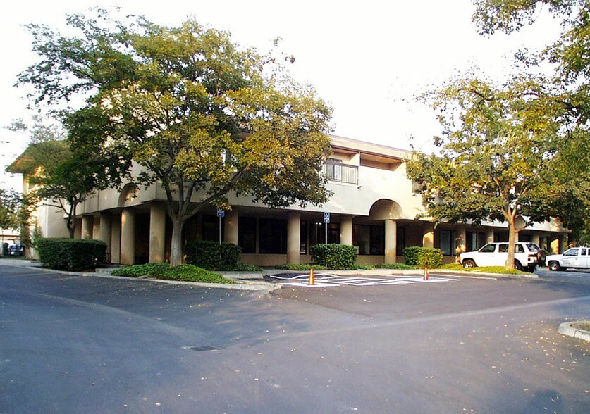 Primary Photo Of 1801 Hanover Dr, Davis Office Residential For Lease