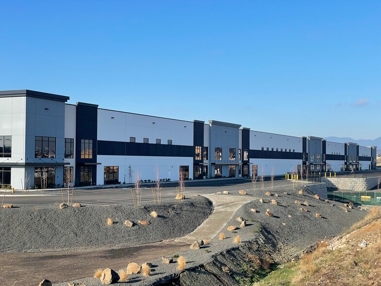 More Photos Of 150 N Beck Rd, Post Falls Distribution For Lease